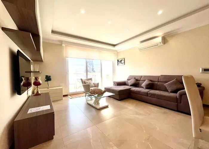 San Anton Gardens 3bdr Appartamento *